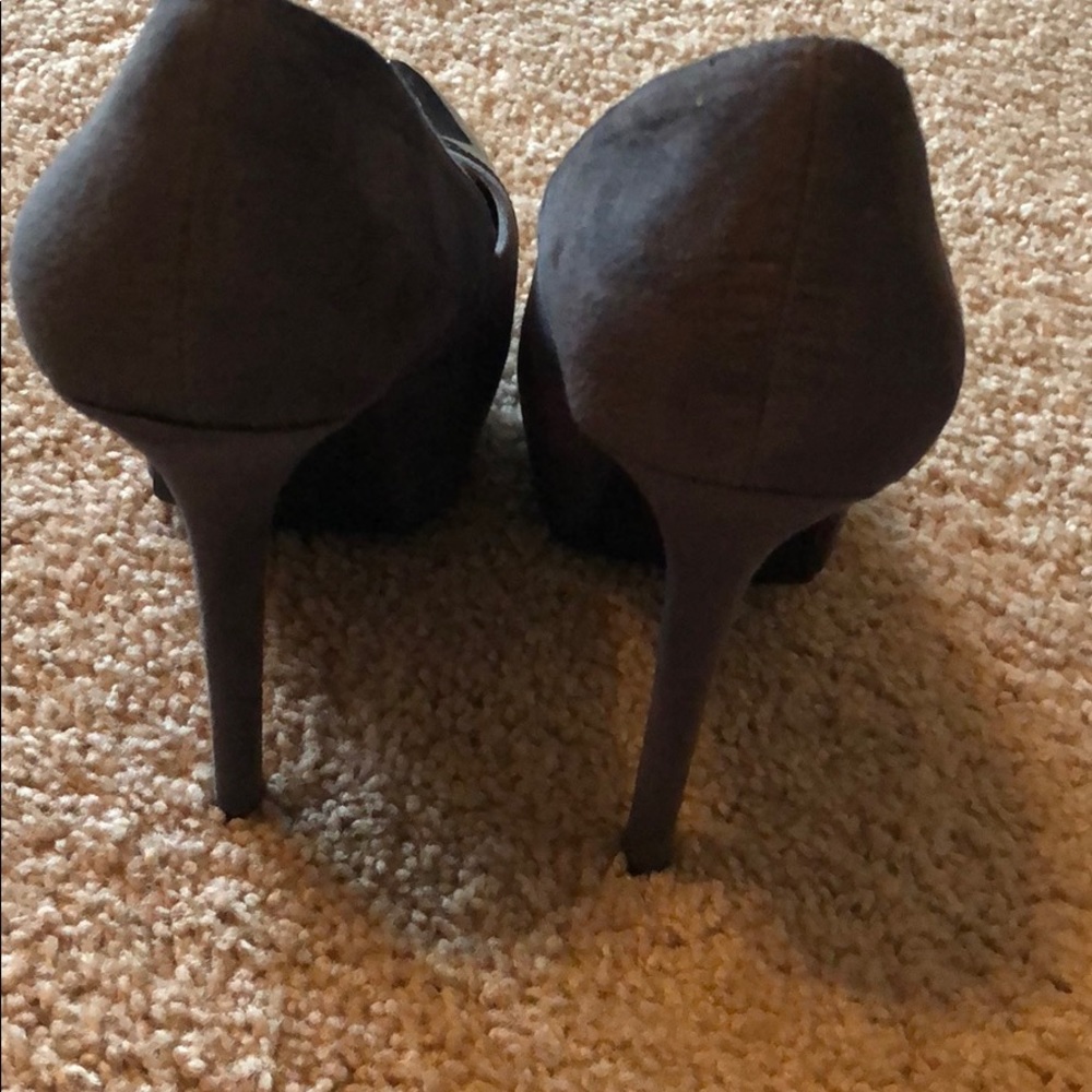 Heels - Picture 4 of 4